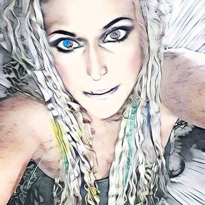 Meet your Posher, Elle